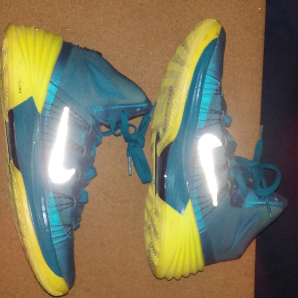 hyperdunk Size 7.5 - Picture 2 of 5